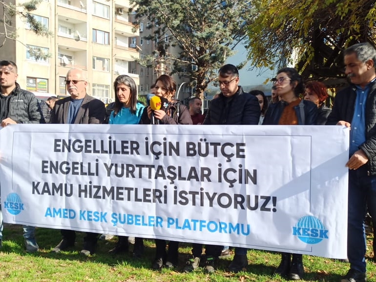 Engelliler için bütçe ve kamu hizmeti istiyoruz