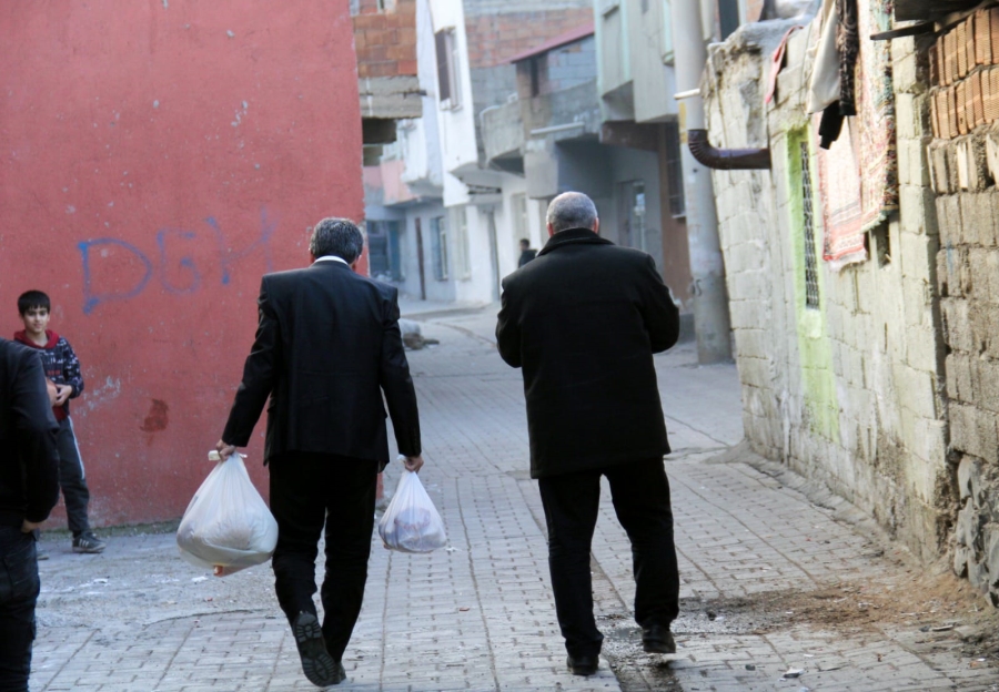 HÜDA PAR Diyarbakır İl Başkanı Dinç: Siyasetimiz bizi halkımıza hizmet etmeye sevk etmeli!