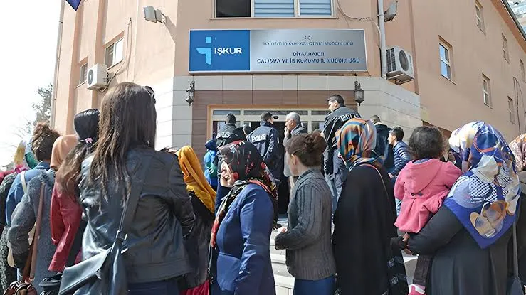 TÜİK verilerine göre işsizlik düşmeye devam ediyor ! 