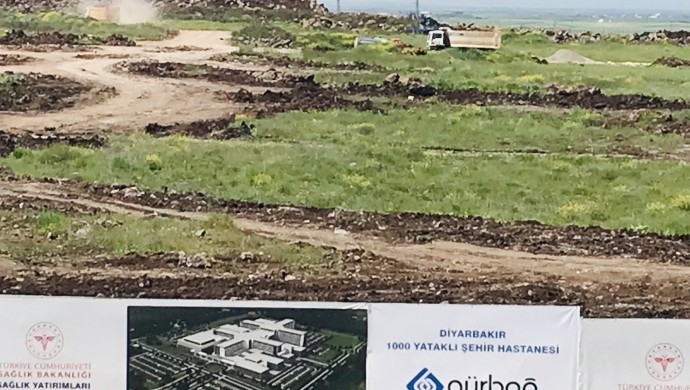 Diyarbakır Şehir Hastane  inşaatında dinamit yöntemi tehlike saçıyor 