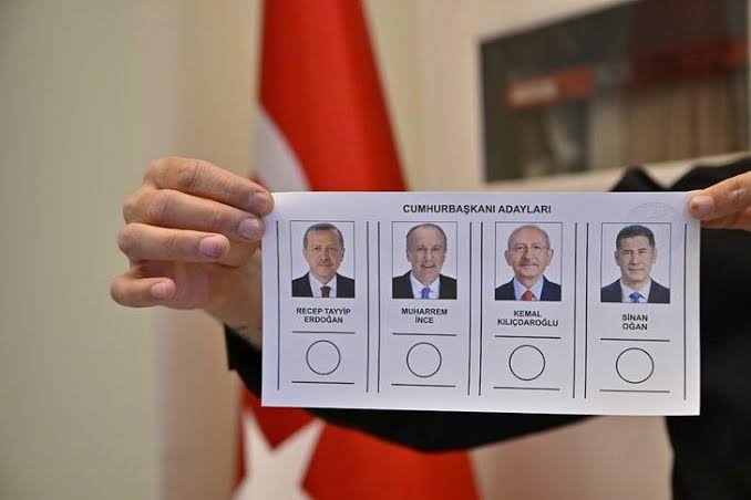 Yurt dışında 1 milyon 798 bin 505 kişi oy kullandı