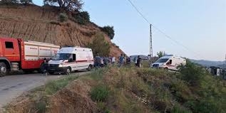 Minibüs şarampole yuvarlandı..20 yaralı ! 