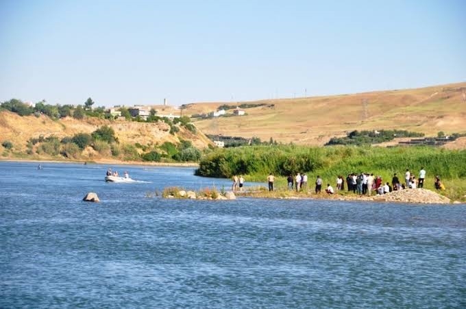 Dicle Nehri’ne düşen sürücü hayatını kaybetti