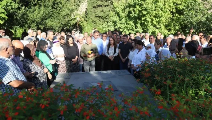 Musa Anter mezarı başında anıldı 