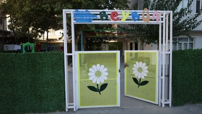 Kayyıma tepki gösteren Kürtçe eğitmenler istifa etti