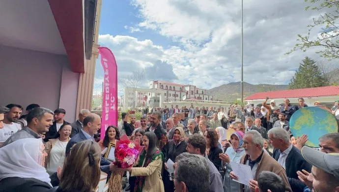 Lice’de eşbaşkanlar mazbatalarını aldı