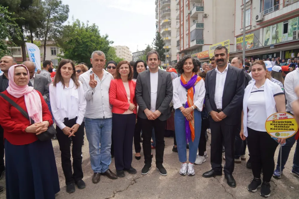 Eş Başkanlar 1 Mayıs mitingine katıldı