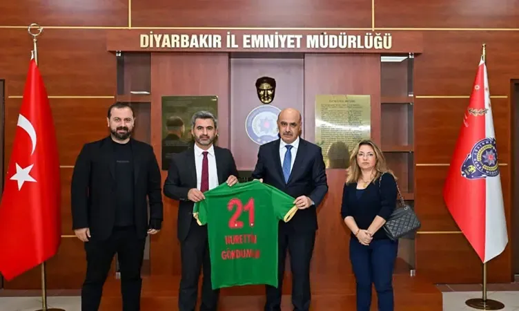 Amedspor’dan Emniyet Müdürü’ne Tarihi Ziyaret
