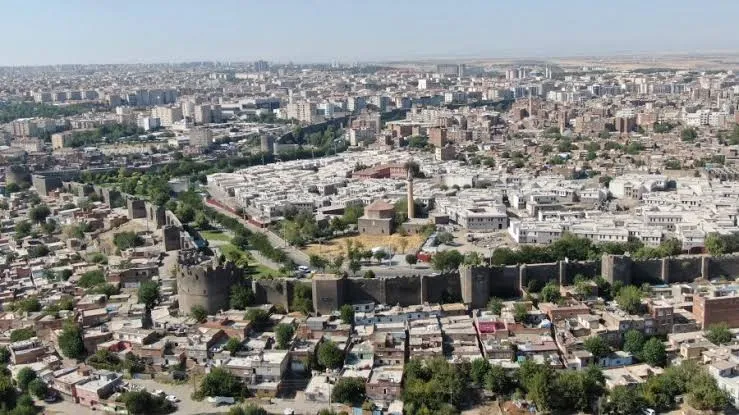 Diyarbakır’da Yürek Yakan İstismar: Dört Çocuk Devlet Korumasına Alındı
