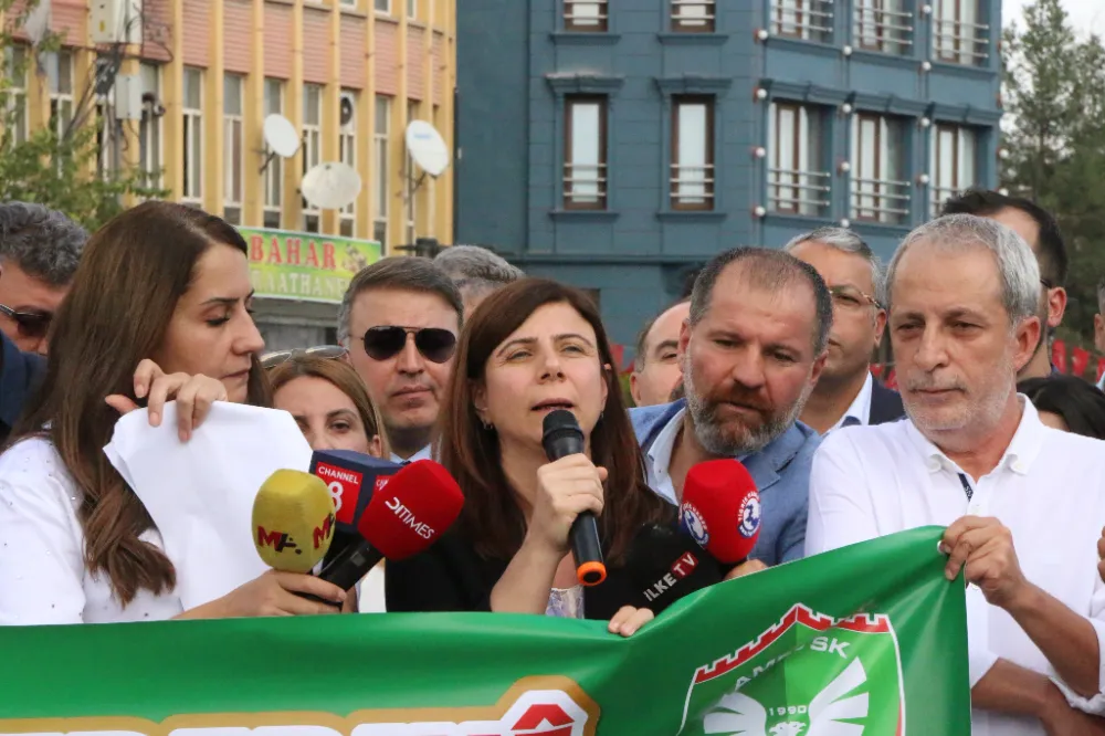 Amedspor’a Kürtçe Reklam Cezasına Tepki : Ayrımcı Politikaya Son Verilsin