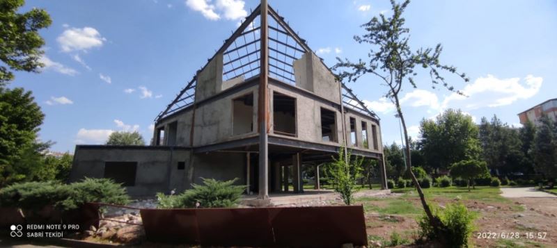 Ali Emiri Bilgi Evi  kaderine terkedildi !