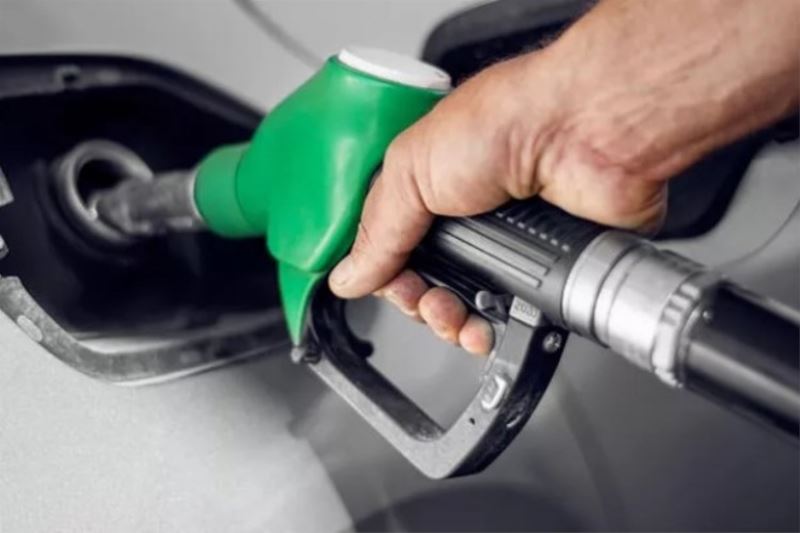 Benzine 1 lira 52 kuruşluk indirim bekleniyor