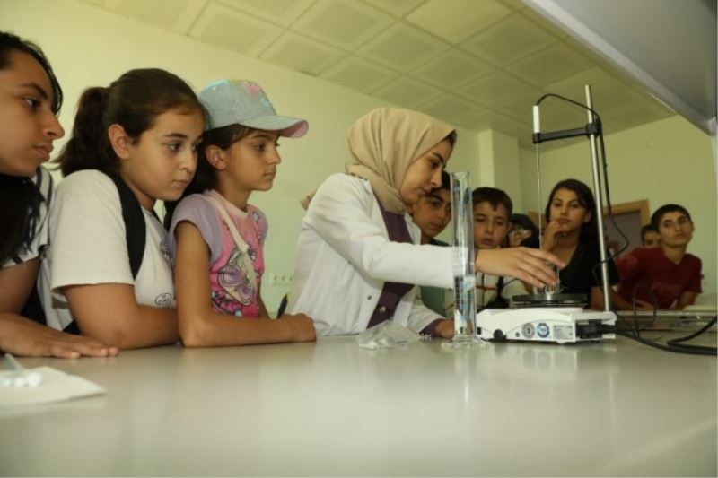Bilgievi öğrencileri Dicle Teknokent’i gezdi