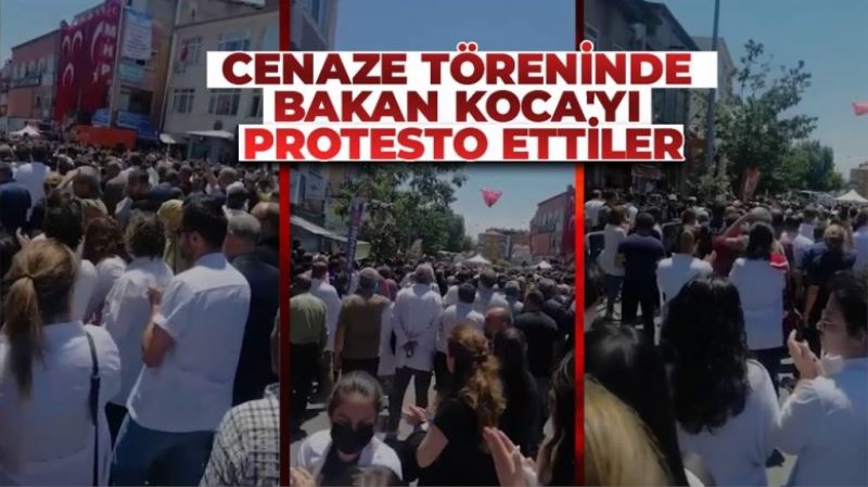  Cenaze töreninden Bakan Koca’ya tepki