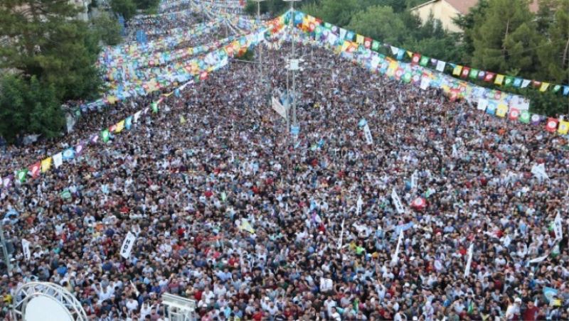 Diyarbakır ‘Çözüm Biz’de’ mitingine hazır
