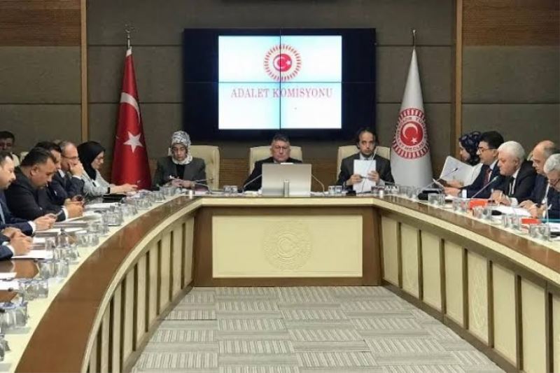 İnternet yasası komisyondan geçti !