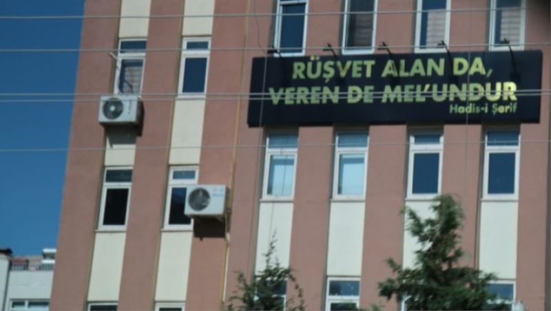 Rüşvet alanda verende mel