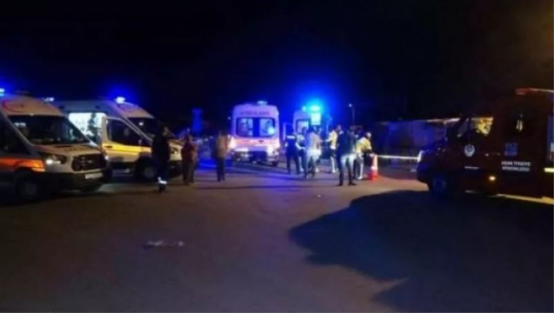 Tarım işçilerini taşıyan minibüs devrildi