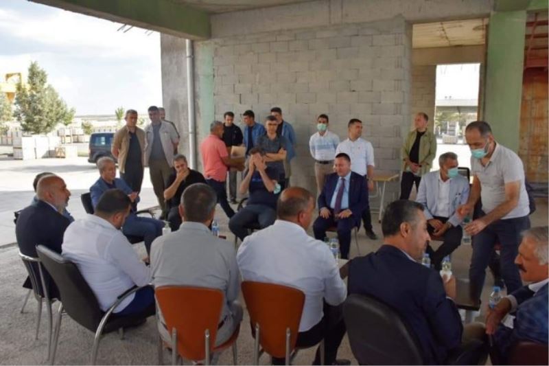 YANGINDA ZARAR GÖREN KOZMETİK FABRİKASINA AK PARTİ