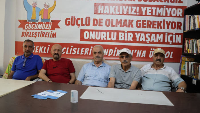 Emekli Sendikaları Platformu'ndan TÜİK Verilerine Tepki: "Açıklanan Enflasyon Değil, Yaşanan Yoksulluktur"