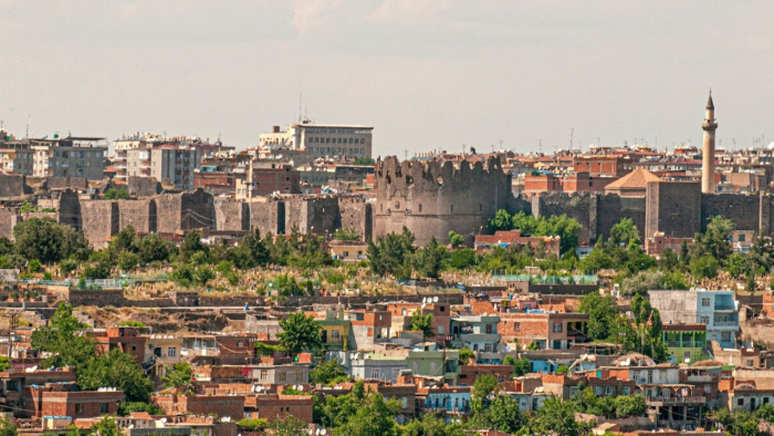 Diyarbakır'da Yönetim Kadrolarında Değişim: 7 İlçeye Yeni Kaymakam, Valiliğe 4 Yeni Vali Yardımcısı