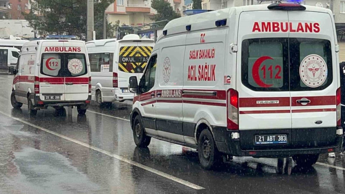 Diyarbakır Bağlar’da Esnaf Kavgası: Silah, Bıçak ve Sopaların Kullanıldığı Olayda 3 Yaralı
