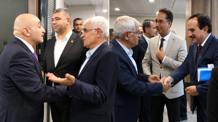 Bölgenin Barış Elçisi Hasan Arslan Terörsüz Türkiye Toplantısında Cumhurbaşkanı Başdanışmanlarına Eşlik Etti